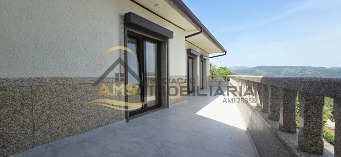 Moradia T6 para Venda em Freitas e Vila Cova Foto 52