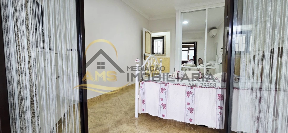 Moradia T6 para Venda em Freitas e Vila Cova Foto 12
