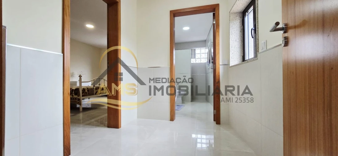 Moradia T6 para Venda em Freitas e Vila Cova Foto 9