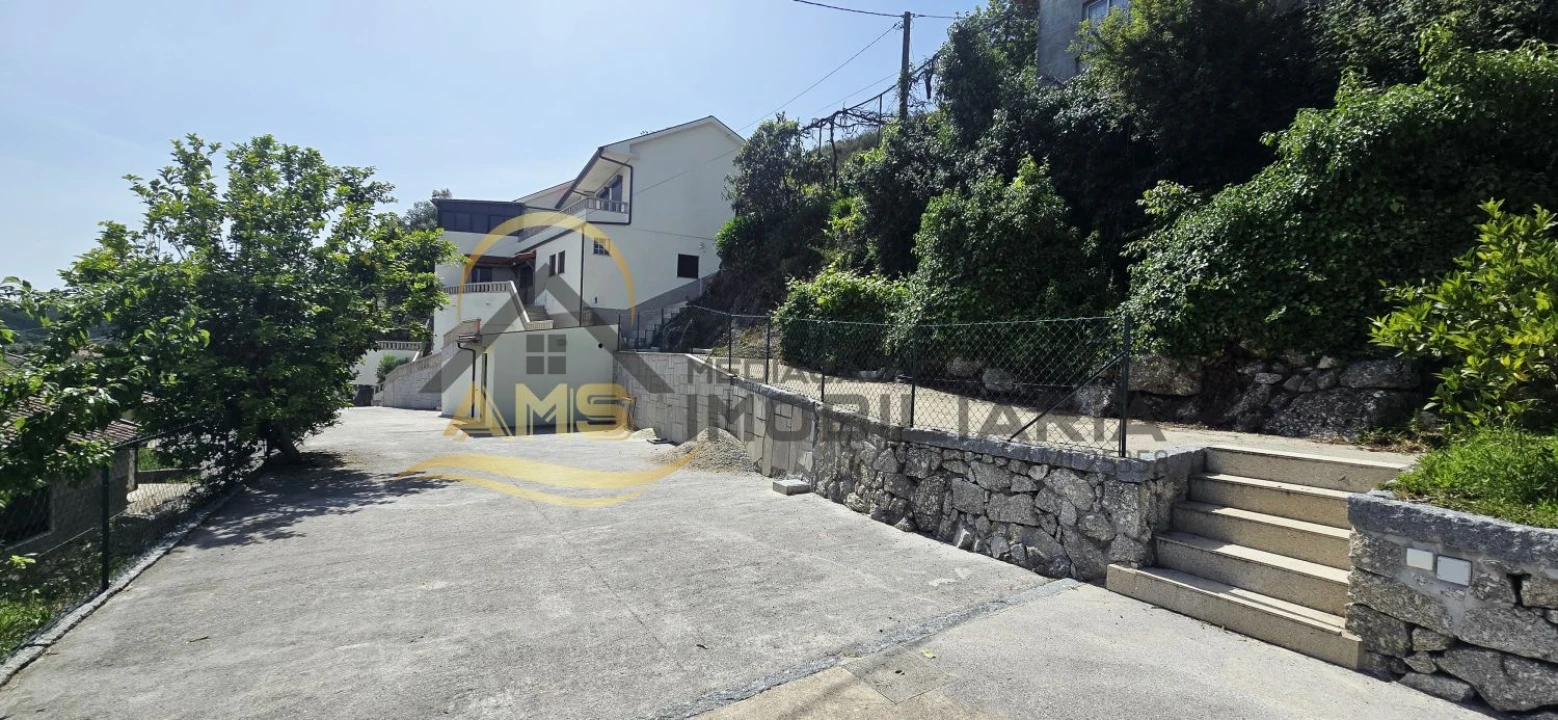 Moradia T6 para Venda em Freitas e Vila Cova Foto 49