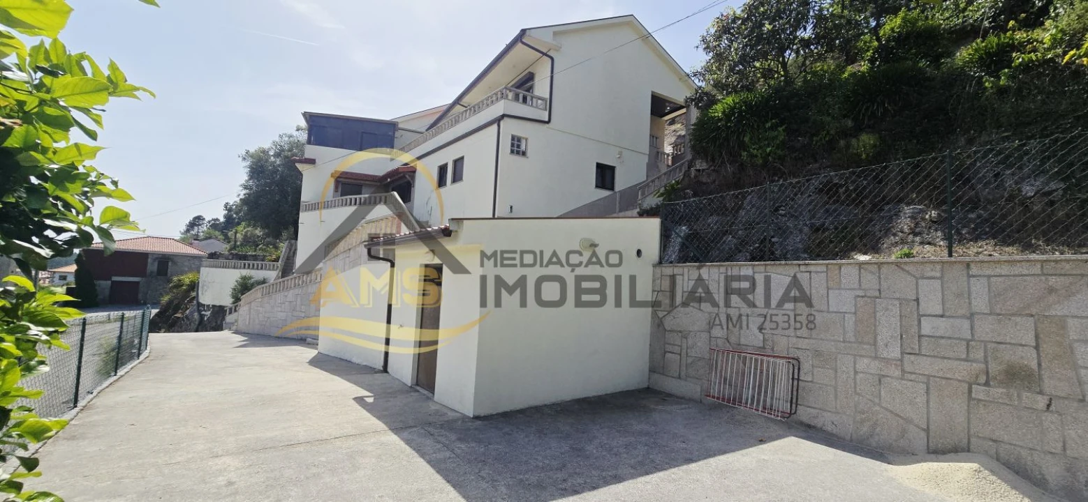 Moradia T6 para Venda em Freitas e Vila Cova Foto 73