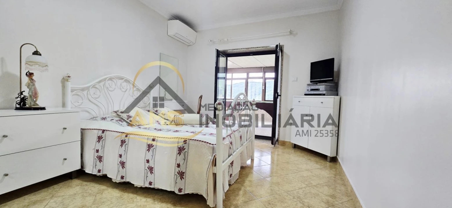 Moradia T6 para Venda em Freitas e Vila Cova Foto 11