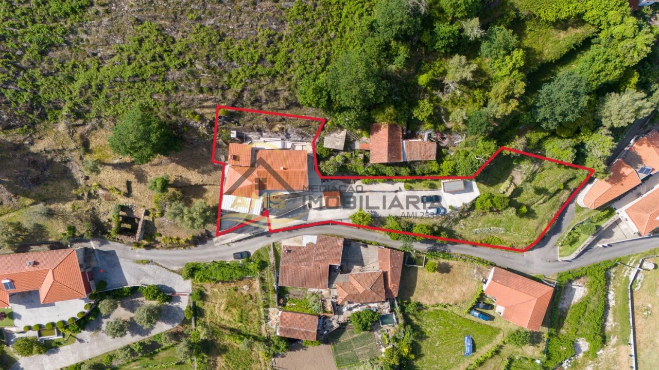Moradia T6 para Venda em Freitas e Vila Cova Foto 2