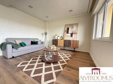 Apartamento T3 para Venda em Benfica