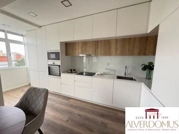 Apartamento T3 para Venda em Benfica