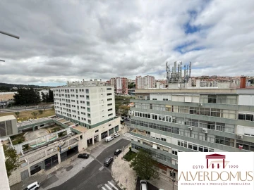 Apartamento T3 para Venda em Benfica