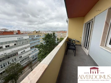 Apartamento T3 para Venda em Benfica