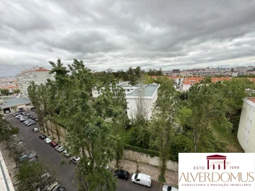 Apartamento T3 para Venda em Benfica