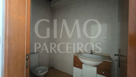 Loja para Venda em Oliveira do Bairro