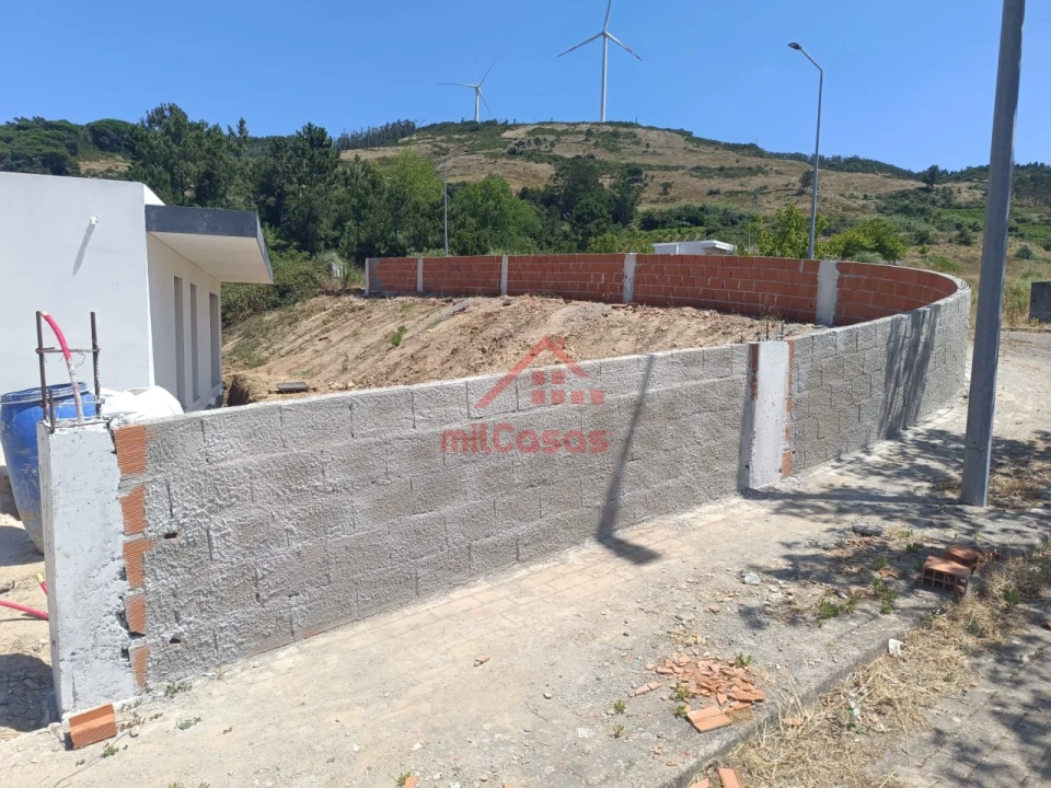 Moradia T2 para Venda em Maxial e Monte Redondo Foto 2