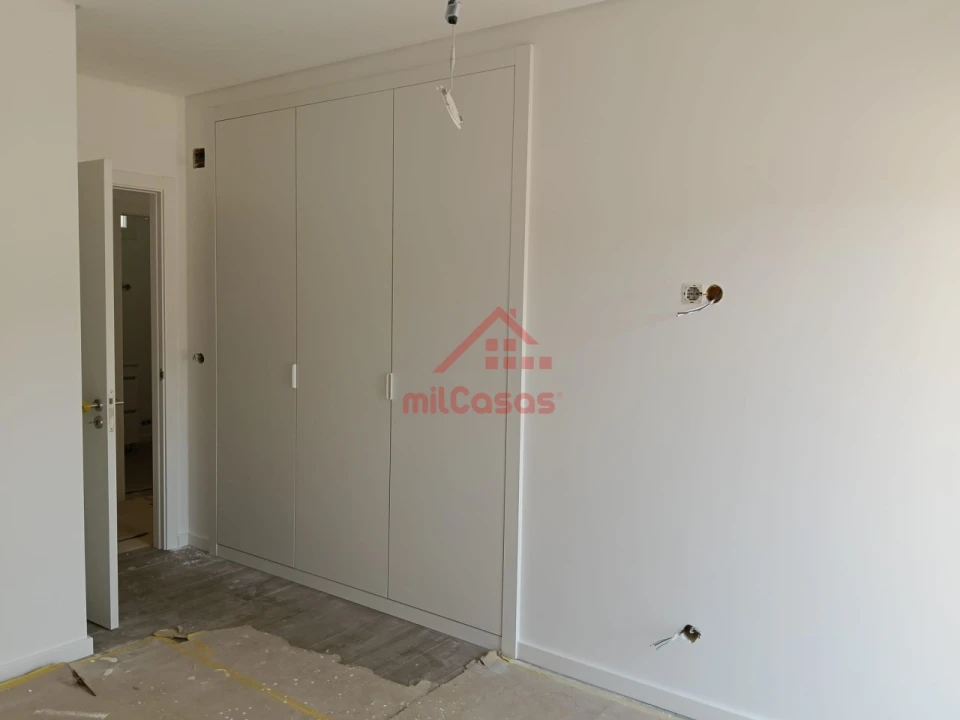 Moradia T2 para Venda em Maxial e Monte Redondo Foto 14