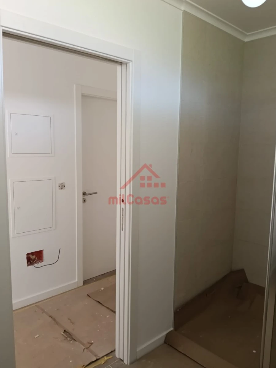 Moradia T2 para Venda em Maxial e Monte Redondo Foto 16