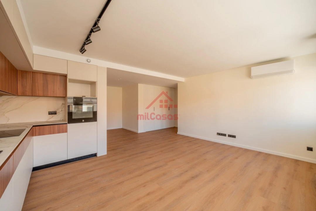 Apartamento T1 para Venda em Santa Maria, São Pedro e Matacães Foto 10