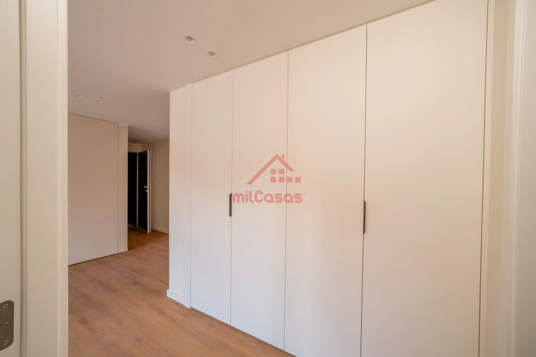 Apartamento T1 para Venda em Santa Maria, São Pedro e Matacães Foto 23