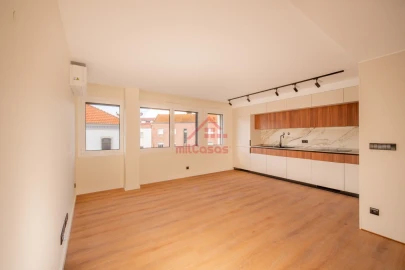 Apartamento T1 para Venda em Santa Maria, São Pedro e Matacães