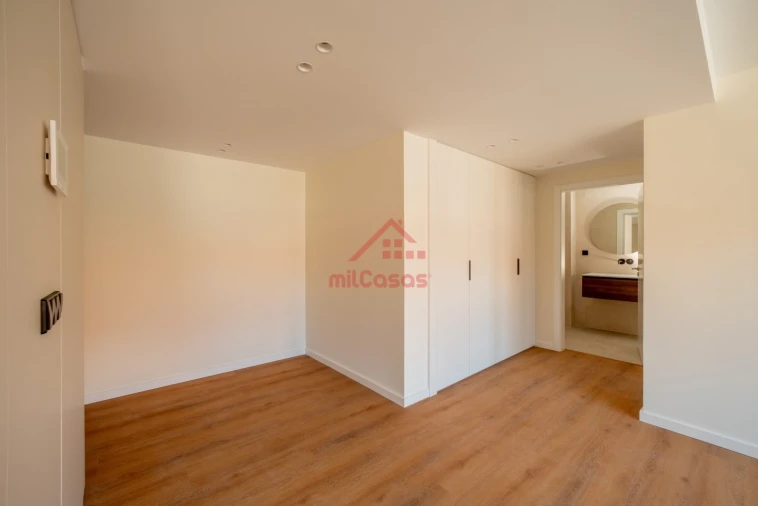 Apartamento T1 para Venda em Santa Maria, São Pedro e Matacães Foto 4