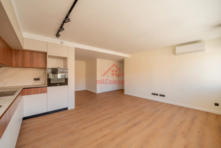Apartamento T1 para Venda em Santa Maria, São Pedro e Matacães Foto 10