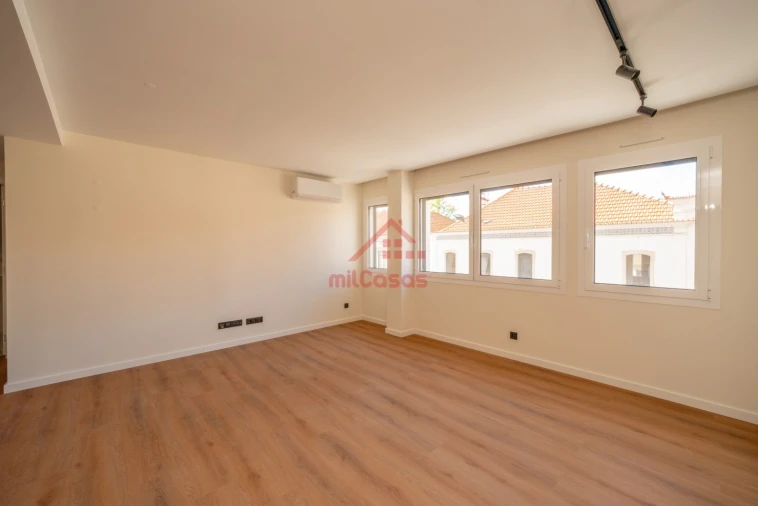 Apartamento T1 para Venda em Santa Maria, São Pedro e Matacães Foto 13