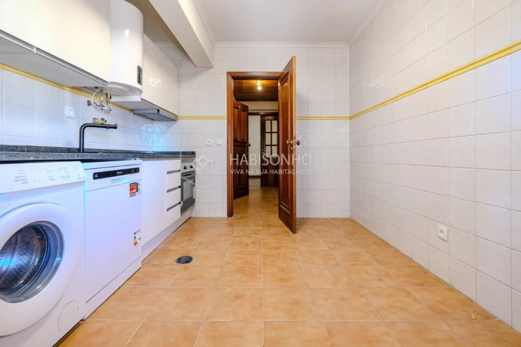 Apartamento T2 para Venda em Fânzeres e São Pedro da Cova Foto 8