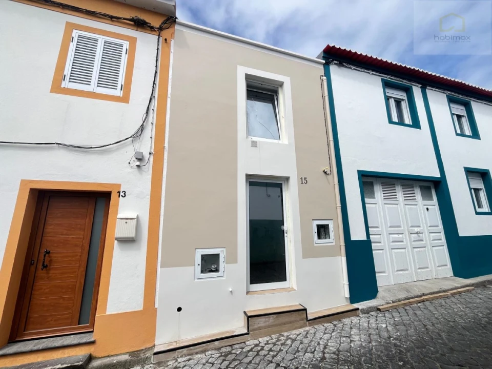 Moradia T1 para Venda em Ribeirinha Foto 1