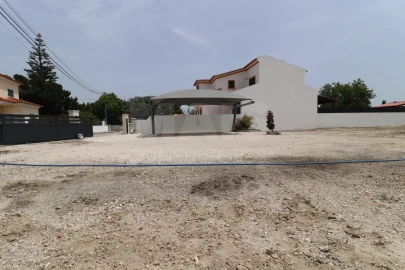 Terreno para Venda em Samora Correia