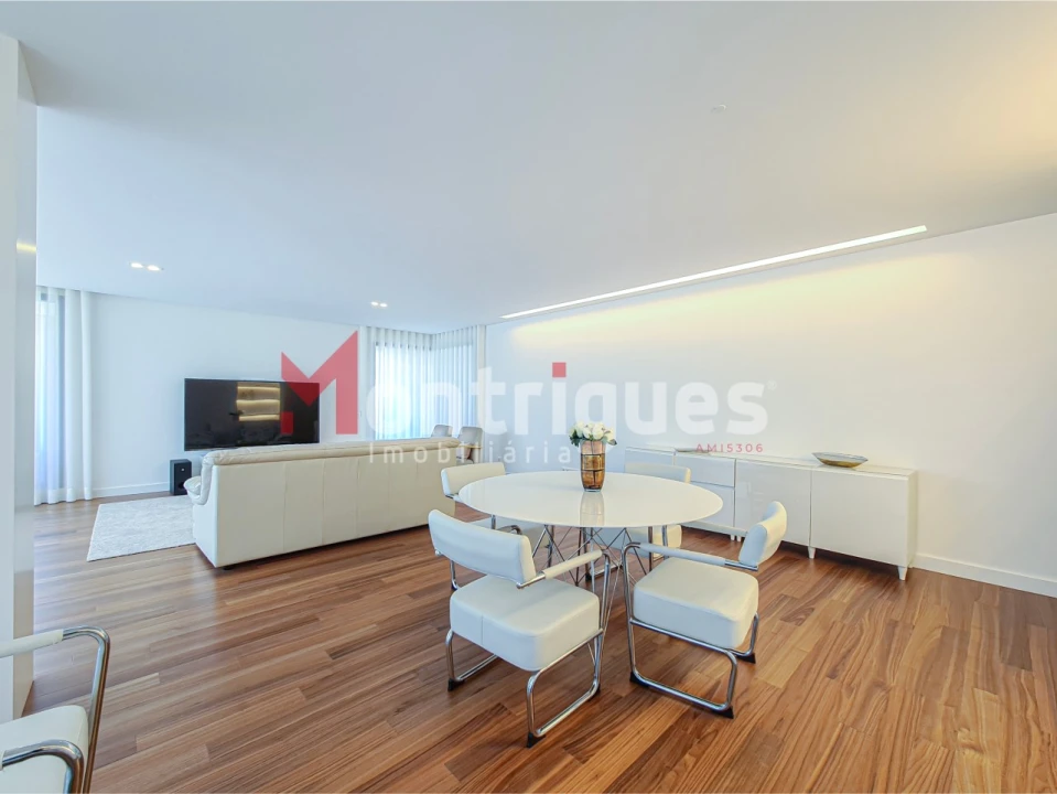 Apartamento T3 para Arrendamento em Parque das Nações Foto 8
