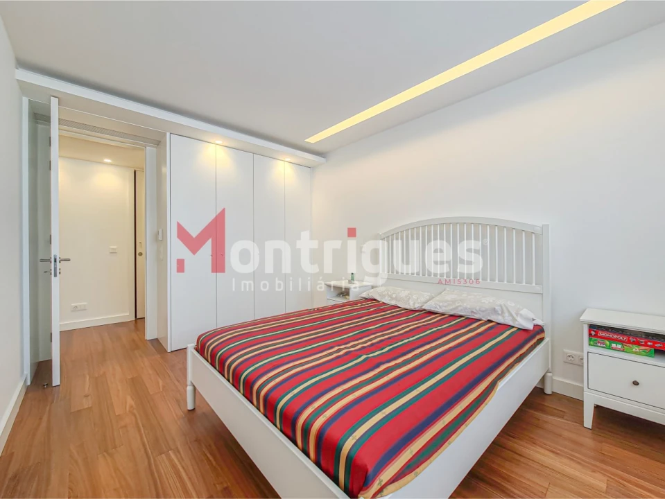 Apartamento T3 para Arrendamento em Parque das Nações Foto 25