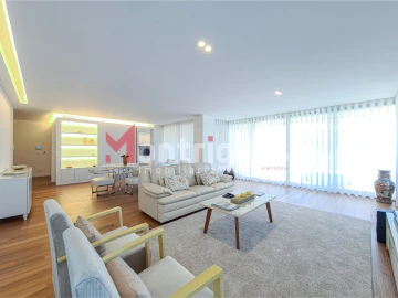 Apartamento T3 para Arrendamento em Parque das Nações