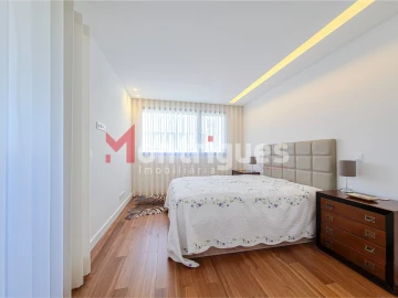 Apartamento T3 para Arrendamento em Parque das Nações