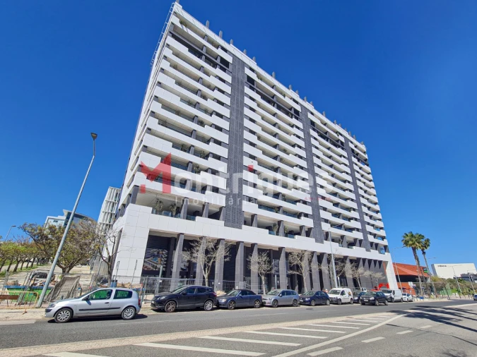 Apartamento T3 para Arrendamento em Parque das Nações Foto 2