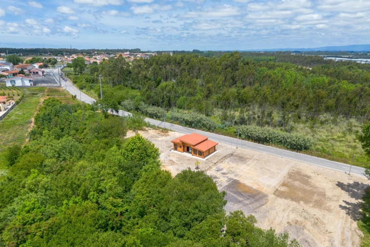 Moradia T2 para Venda em Soza Foto 3