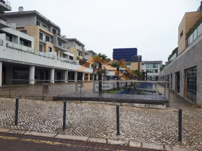 Loja para Venda em Parque das Nações Foto 7