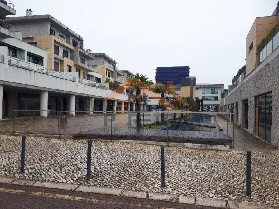 Loja para Venda em Parque das Nações Foto 7