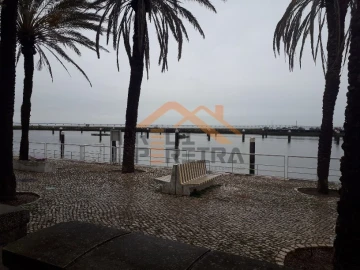 Loja para Venda em Parque das Nações
