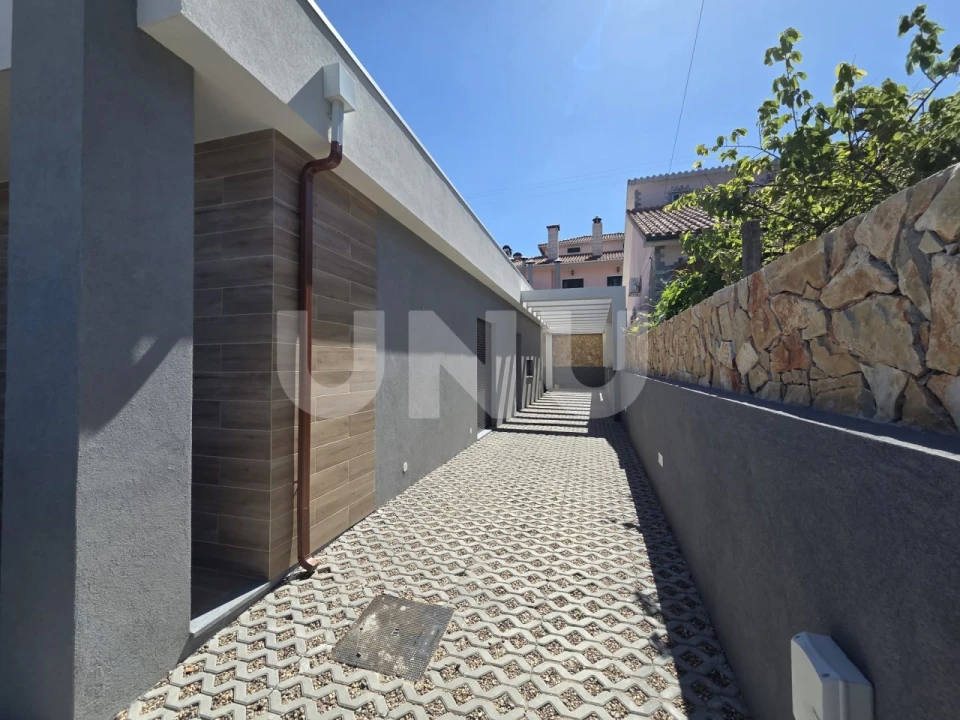Moradia T3 para Venda em Seixal, Arrentela e Aldeia de Paio Pires Foto 40