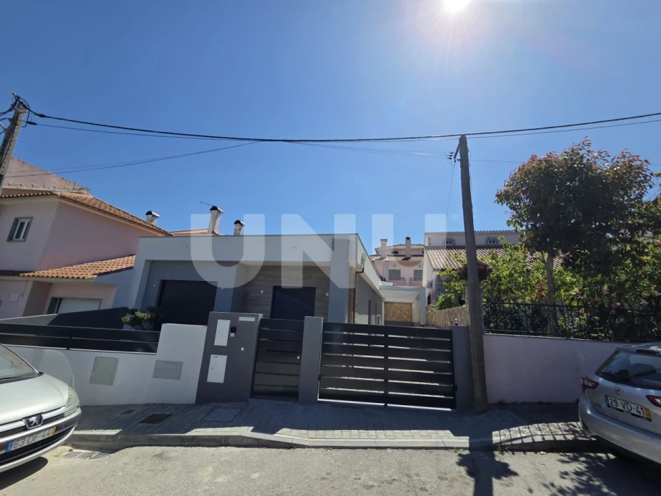 Moradia T3 para Venda em Seixal, Arrentela e Aldeia de Paio Pires Foto 41