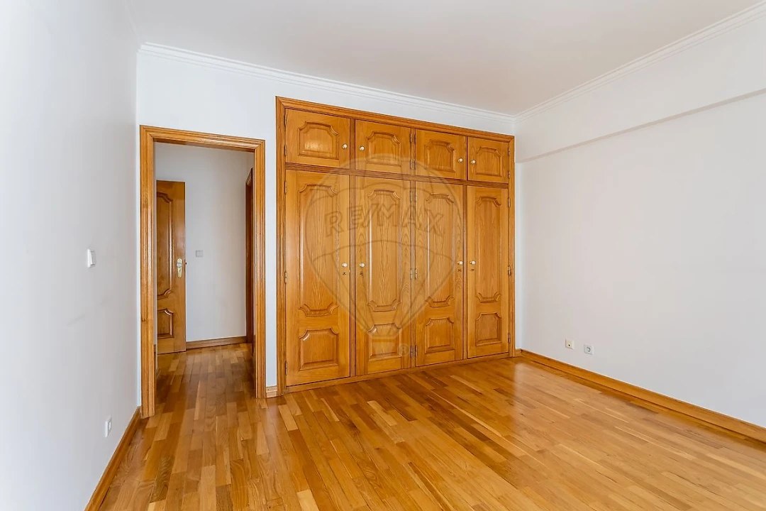 Apartamento T3 para Arrendamento em Benfica Foto 20
