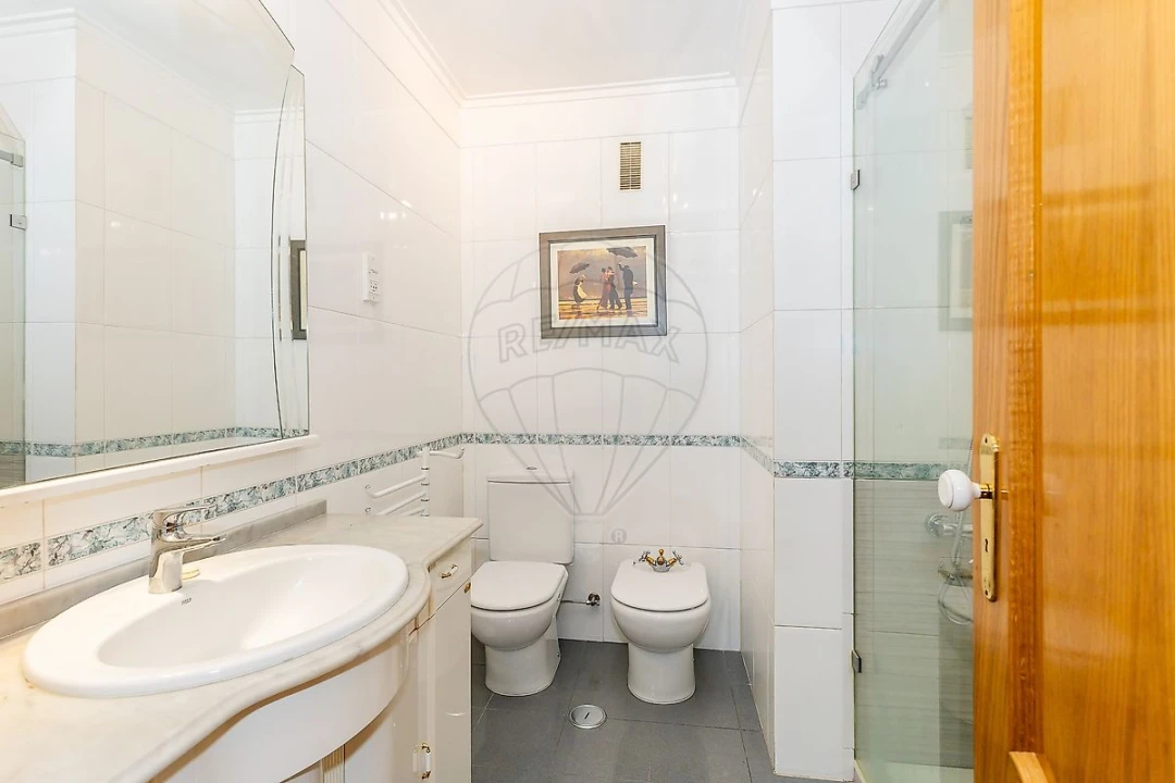 Apartamento T3 para Arrendamento em Benfica Foto 5