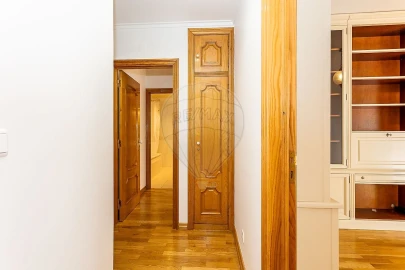 Apartamento T3 para Arrendamento em Benfica