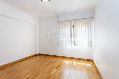Apartamento T3 para Arrendamento em Benfica