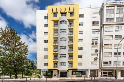 Apartamento T3 para Arrendamento em Benfica