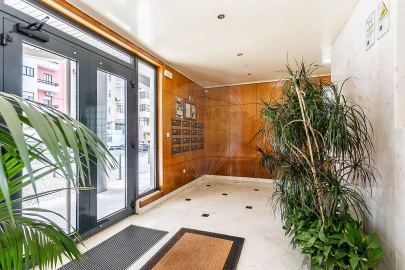 Apartamento T3 para Arrendamento em Benfica
