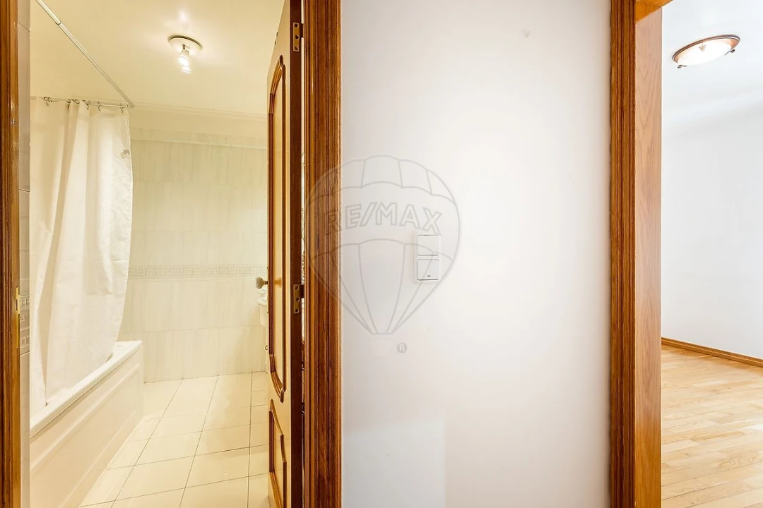 Apartamento T3 para Arrendamento em Benfica Foto 17