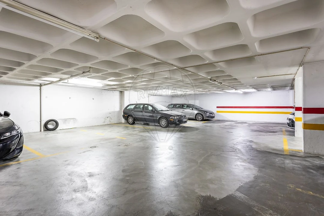 Apartamento T3 para Arrendamento em Benfica Foto 28