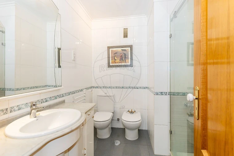 Apartamento T3 para Arrendamento em Benfica Foto 5