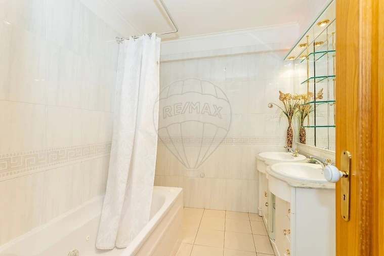 Apartamento T3 para Arrendamento em Benfica Foto 19