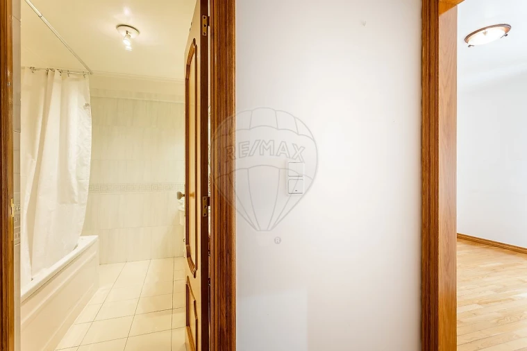 Apartamento T3 para Arrendamento em Benfica Foto 17