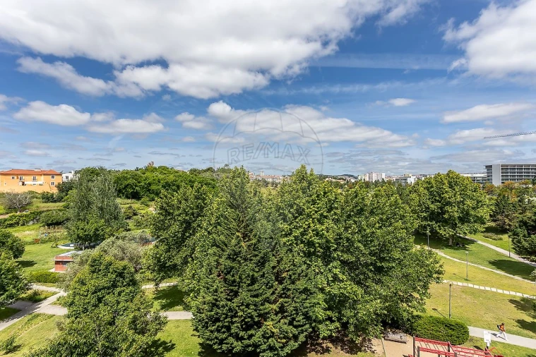 Apartamento T3 para Arrendamento em Benfica Foto 12