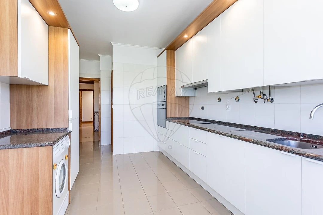 Apartamento T3 para Arrendamento em Benfica Foto 10