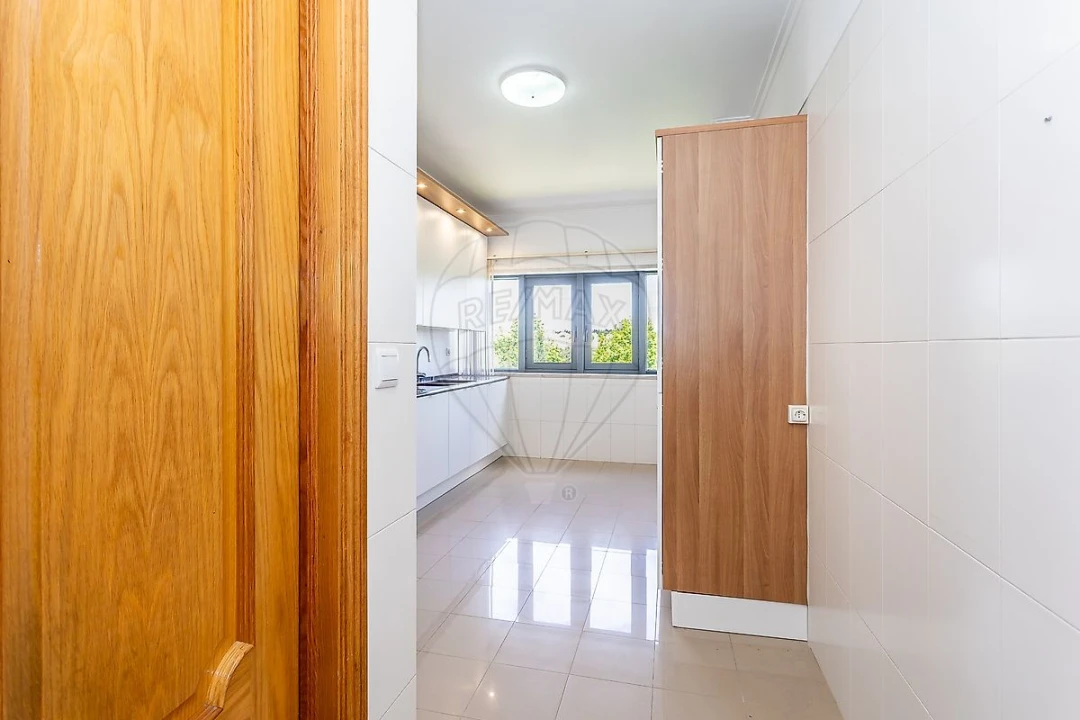 Apartamento T3 para Arrendamento em Benfica Foto 7